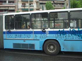 scritta su autobus