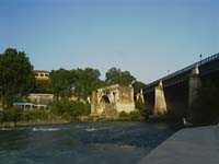 foto ponte rotto e gabbiano