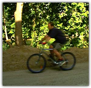 Lungo l'argine del tevere